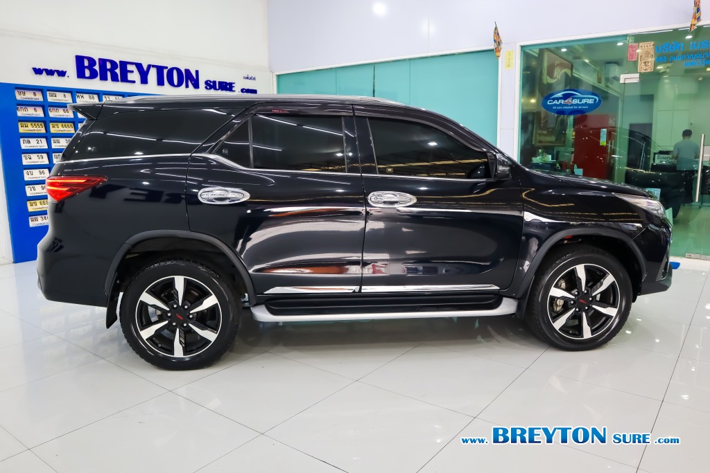TOYOTA FORTUNER  2.8 TRD Sportivo 2wd AT ปี 2019 ราคา 949,000 บาท #BT2025070301 #3