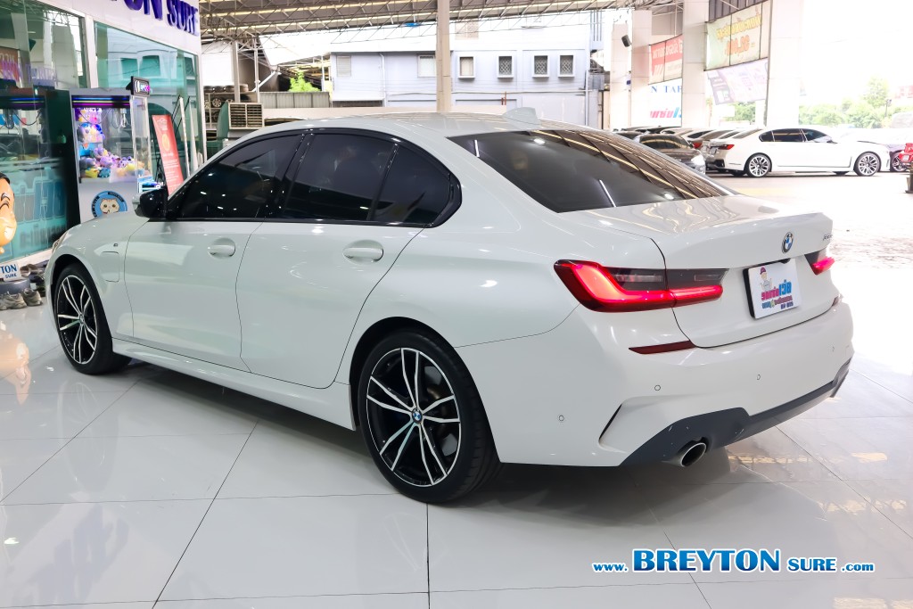 BMW SERIES 3 G20 330e Plug-in Hybrid AT ปี 2020 ราคา 1,099,000 บาท #BT2025070902 #4