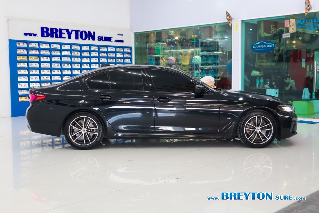 BMW SERIES 5 G30 520d M-Sport Lci AT ปี 2023 ราคา 1,759,000 บาท #BT2025100301 #3