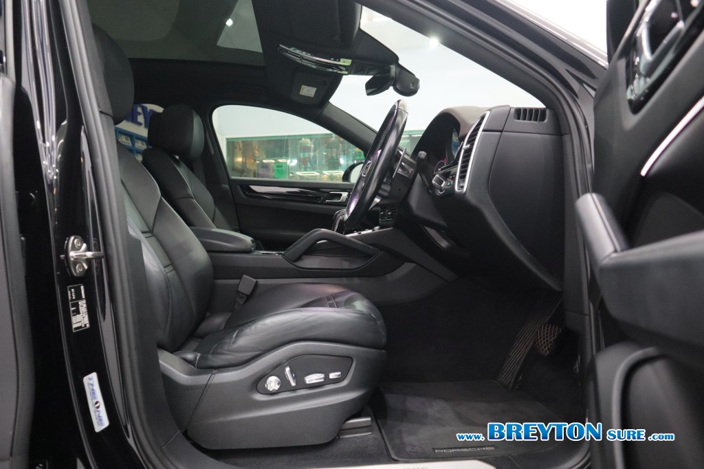 PORSCHE CAYENNE  3.0 E-Hybrid Coupe AT ปี 2021 ราคา 3,799,000 บาท #BT2025102301 #8