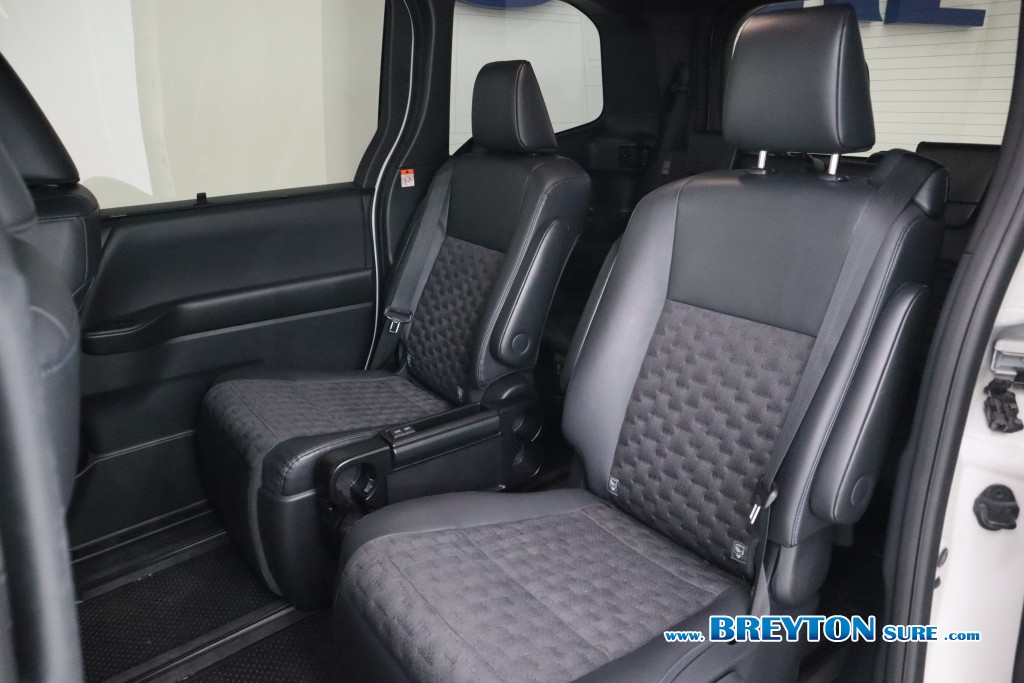 TOYOTA VOXY 1.8 SZ HYBRID AT ปี 2023 ราคา 1,699,000 บาท #BT2025121304 #10