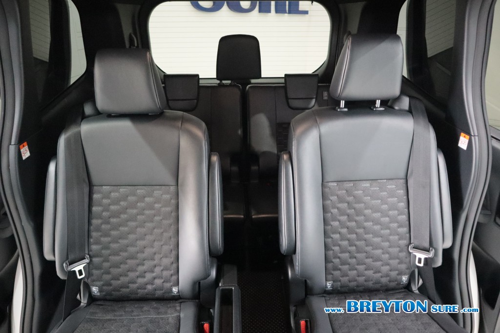 TOYOTA VOXY 1.8 SZ HYBRID AT ปี 2023 ราคา 1,699,000 บาท #BT2025121304 #25