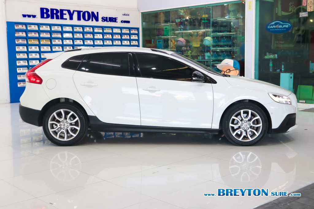 VOLVO V 40 D4 Cross Country 2.0 AT ปี 2018 ราคา 399,000 บาท #BT2025122103 #3