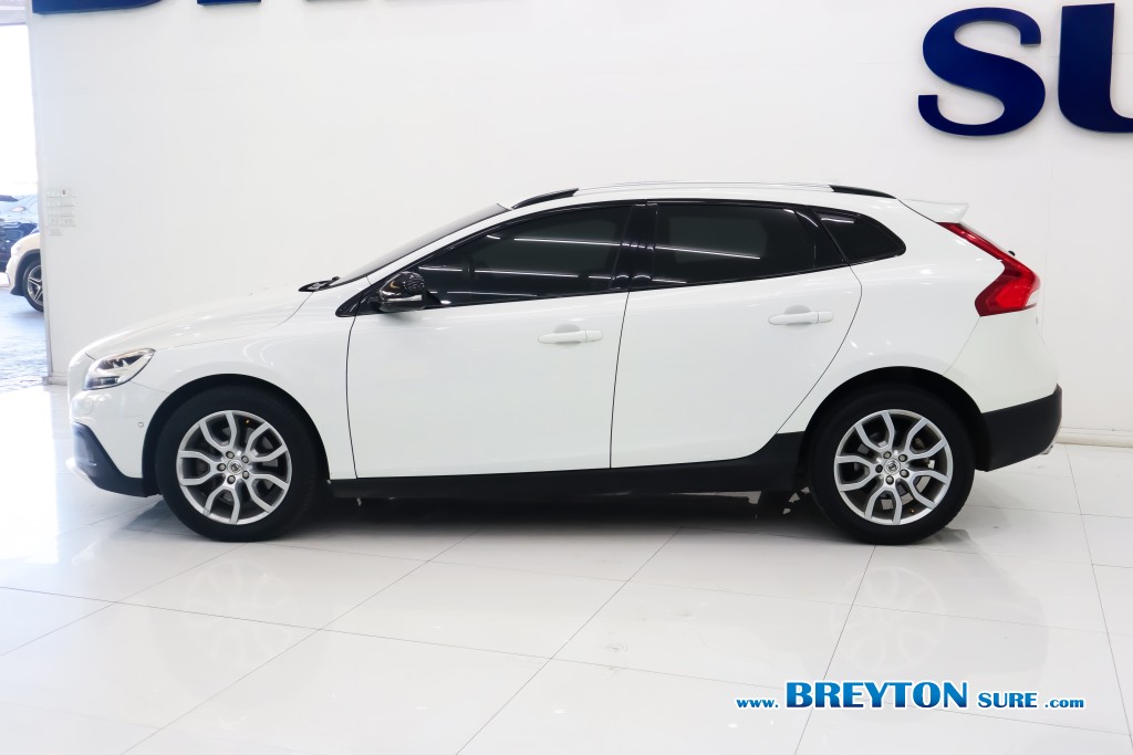 VOLVO V 40 D4 Cross Country 2.0 AT ปี 2018 ราคา 399,000 บาท #BT2025122103 #5