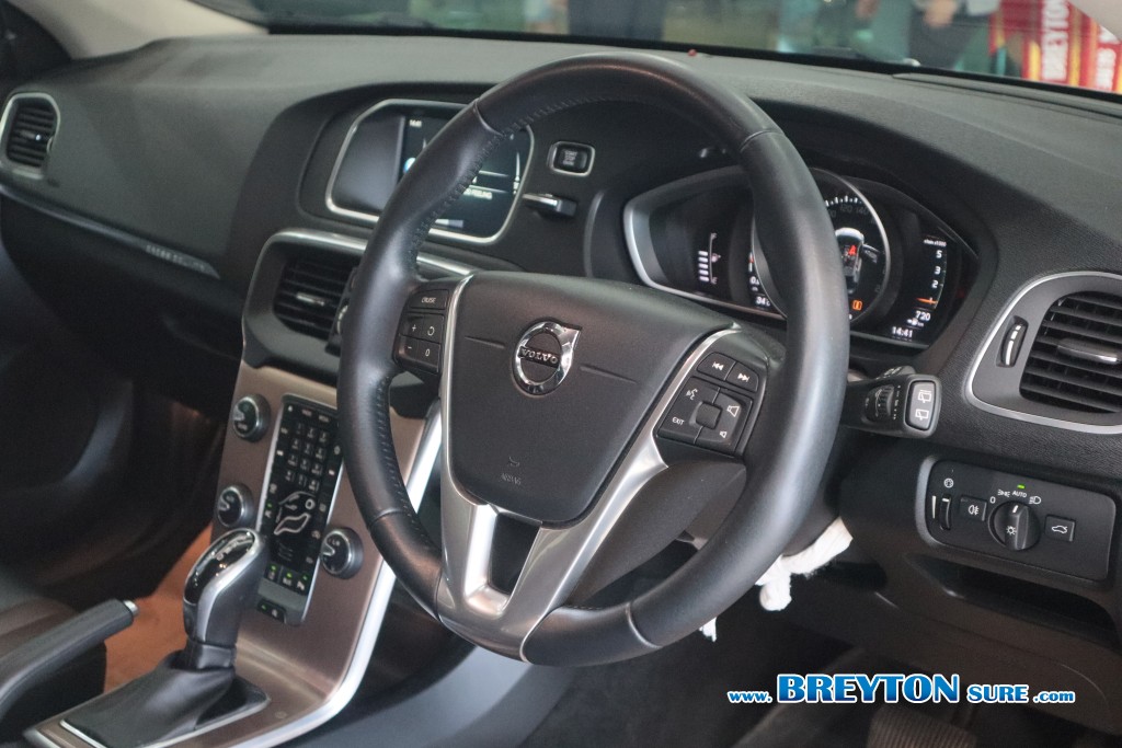 VOLVO V 40 D4 Cross Country 2.0 AT ปี 2018 ราคา 399,000 บาท #BT2025122103 #14