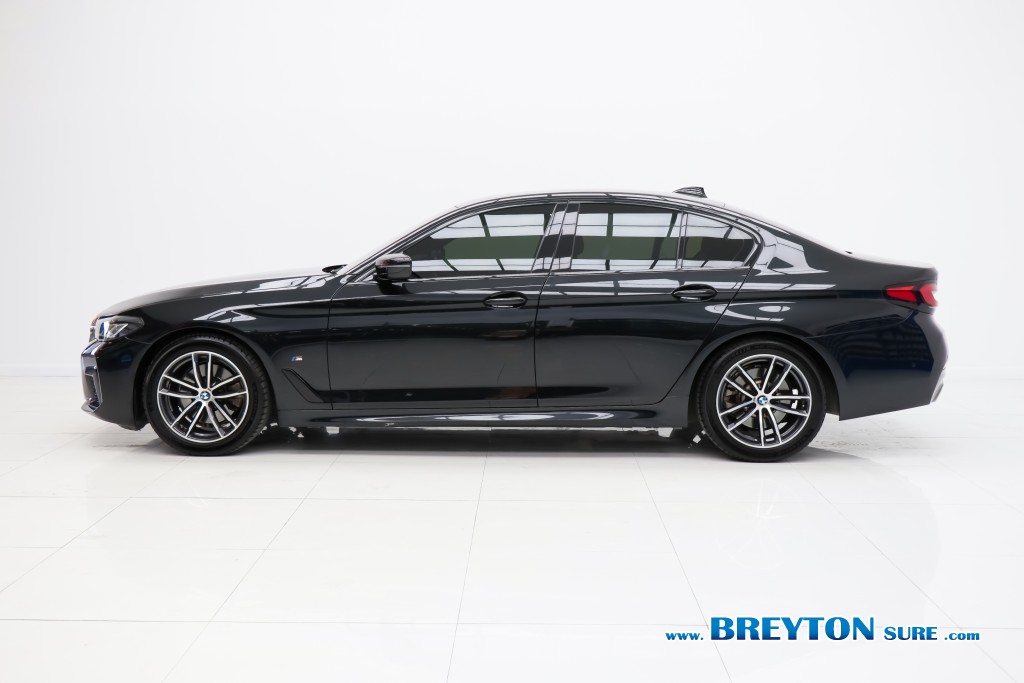 BMW SERIES 5 G30 520d M-Sport AT ปี 2021 ราคา 1,479,000 บาท #BT2026030304 #3