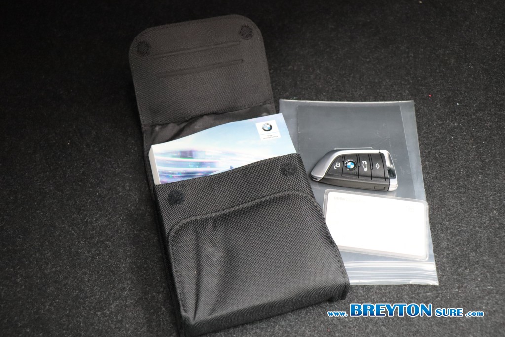 BMW SERIES 3 G28 320Li Luxury CBU AT ปี 2022 ราคา 1,199,000 บาท #BT2026030305 #20