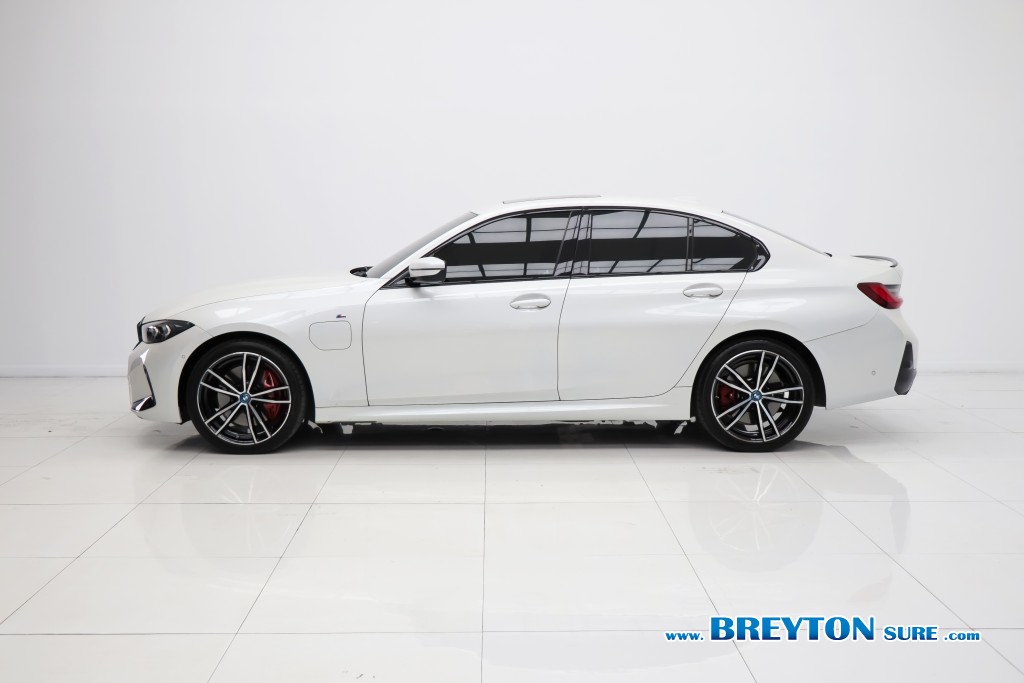 BMW SERIES 3 G20 330e M-Sport AT ปี 2024 ราคา 1,559,000 บาท #BT2026032301 #3