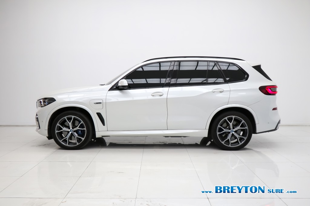 BMW X5 G05 xDrive 45e M-Sport AT ปี 2022 ราคา 1,699,000 บาท #BT2026051402 #3