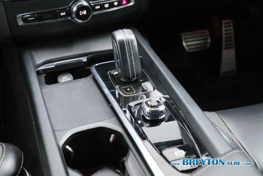 VOLVO XC 60 2.0 Rechange T8 R-Design AT ปี 2022 ราคา 899,000 บาท #BT2026070501 #18