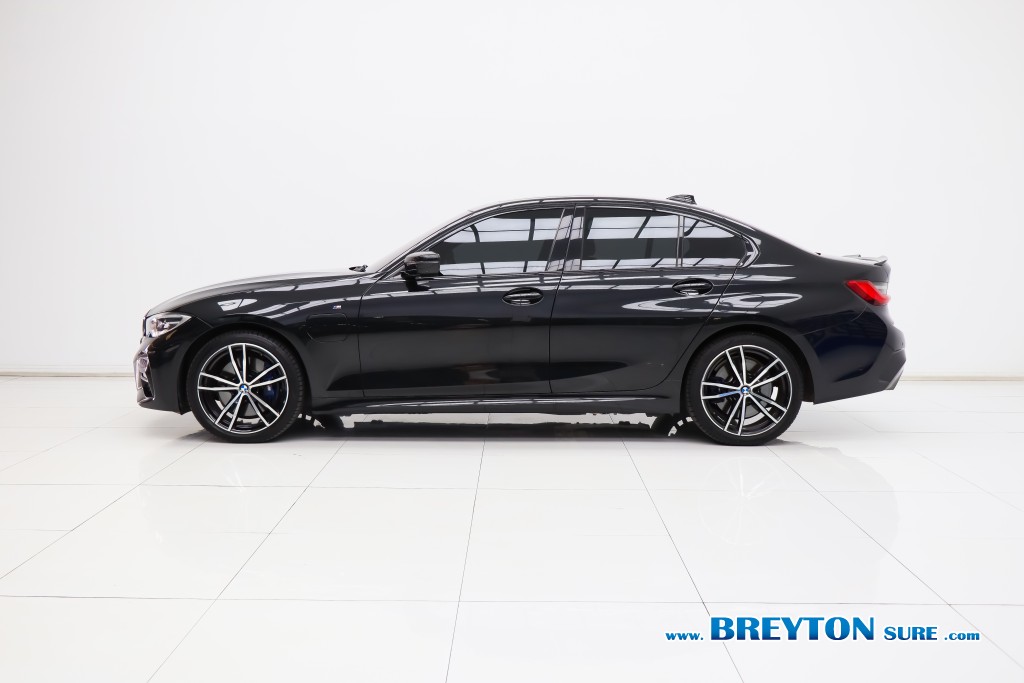 BMW SERIES 3 G20 330e M-Sport AT ปี 2022 ราคา 989,000 บาท #BT2026092401 #3