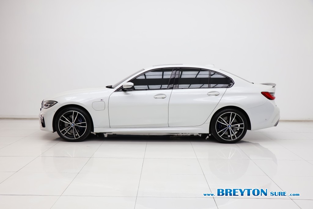 BMW SERIES 3 G20 330e M-Sport AT ปี 2022 ราคา 899,000 บาท #BT2026102401 #3